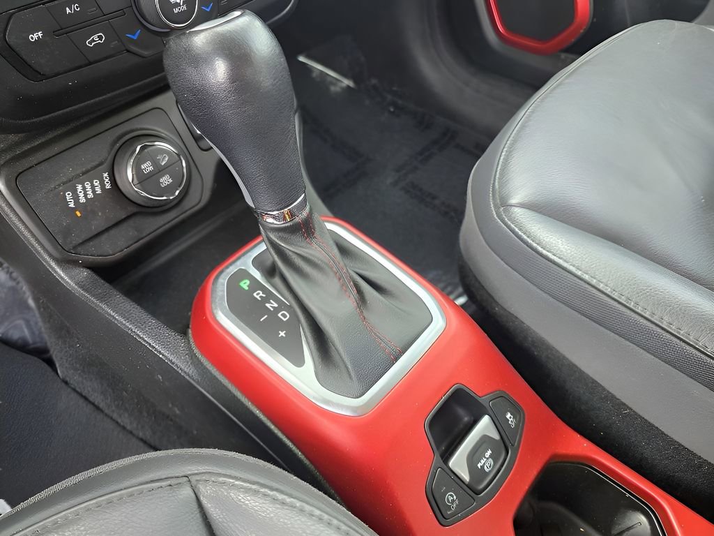 Used 2020 Jeep Renegade Trailhawk w/ Premium Leather Group image 19