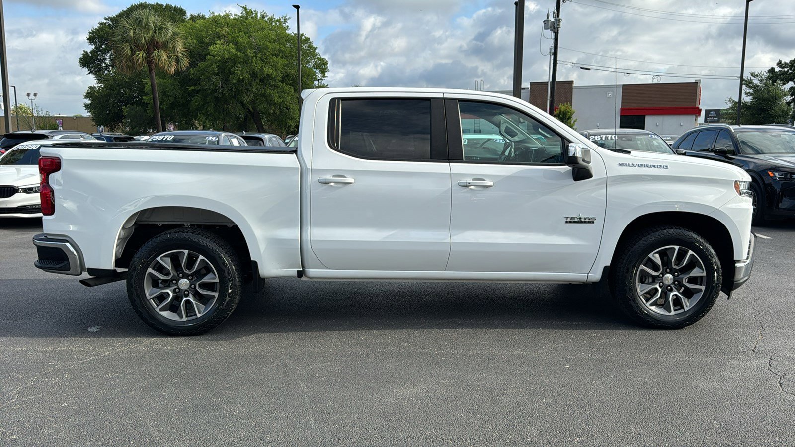 Used 2021 Chevrolet Silverado 1500 LT w/ Convenience Package II RWD image 9