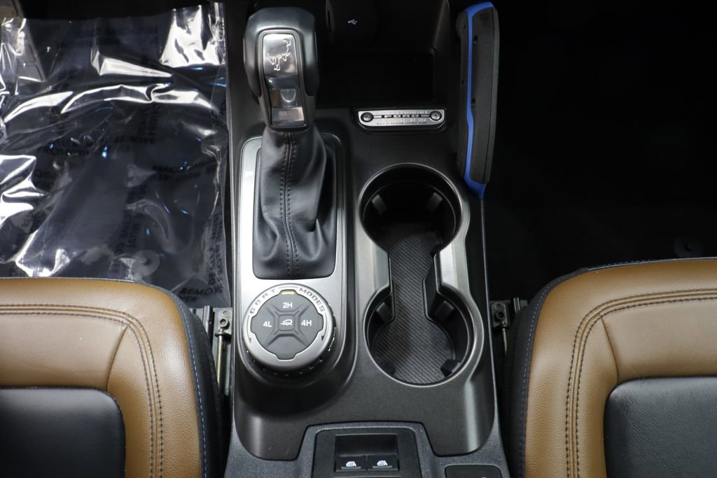 Used 2023 Ford Bronco Outer Banks AWD/4WD image 13