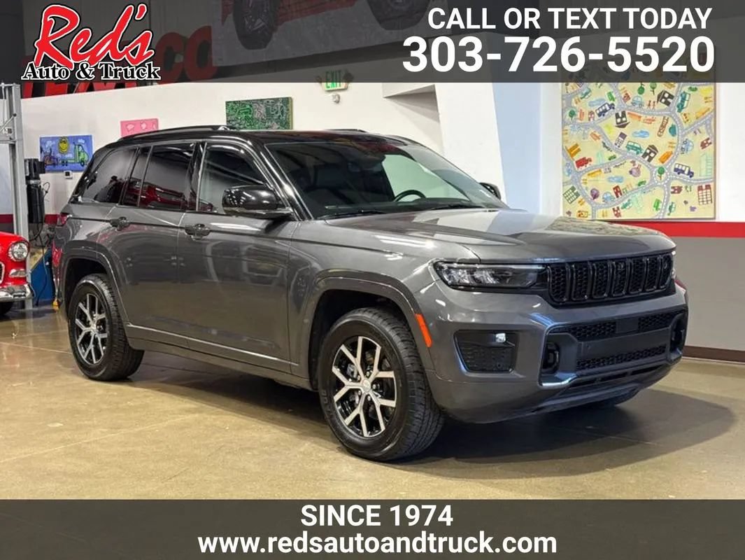 Used 2022 Jeep Grand Cherokee Overland w/ Advanced Protech Group III