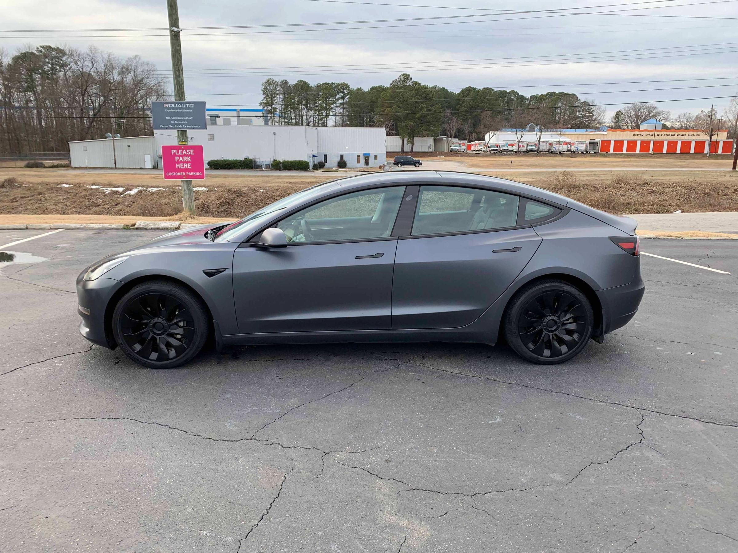 Used 2023 Tesla Model 3 Standard Range image 8