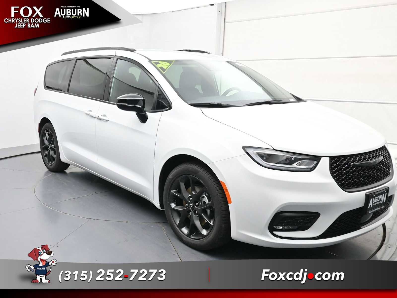 New 2026 Chrysler Pacifica Select w/ S Appearance Package image 1