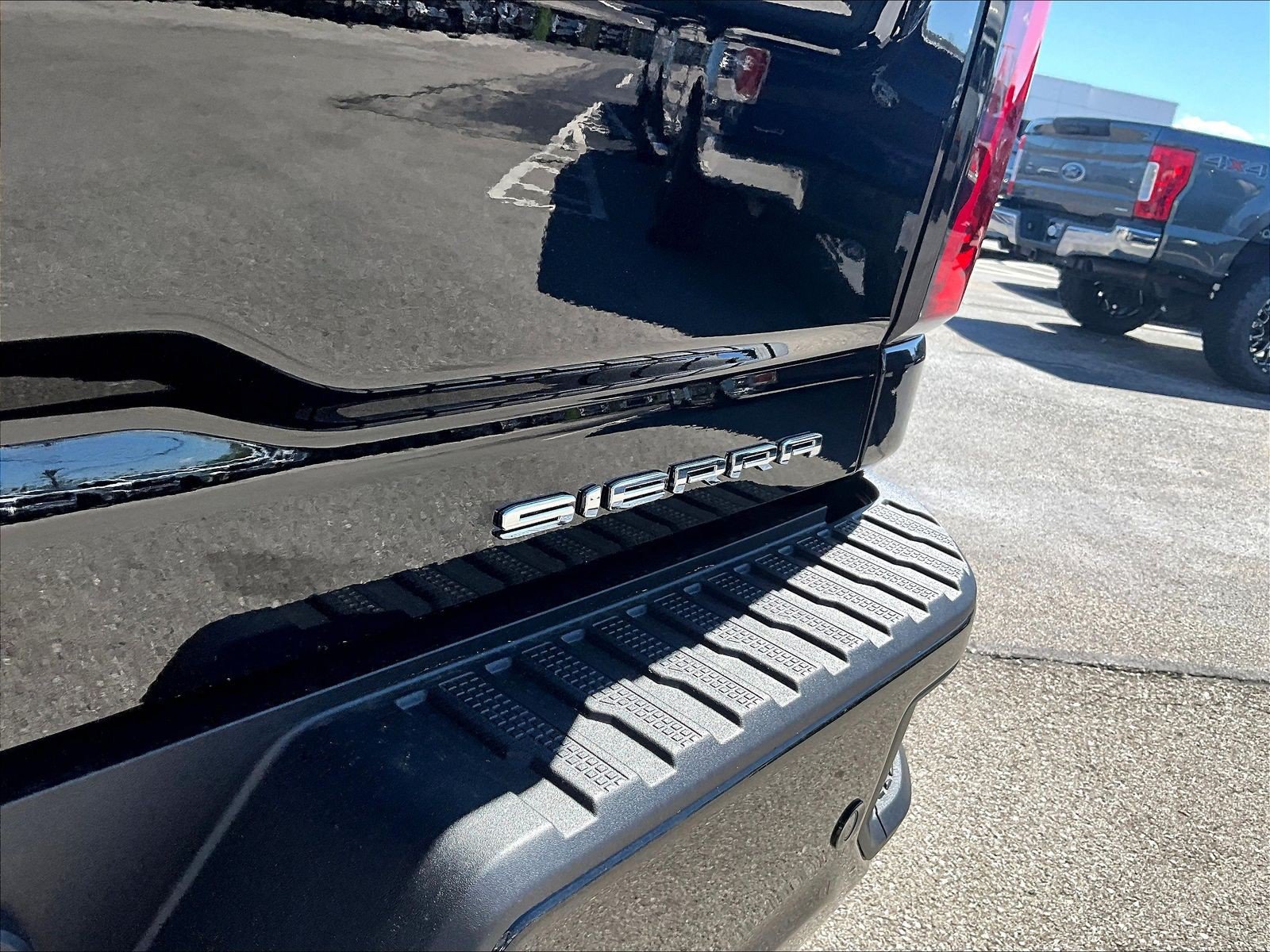 New 2026 GMC Sierra 3500 Denali Ultimate w/ LPO, Black Badging Package AWD/4WD image 8