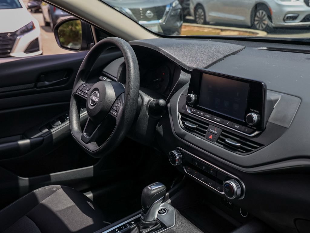 Used 2024 Nissan Altima 2.5 S FWD image 18