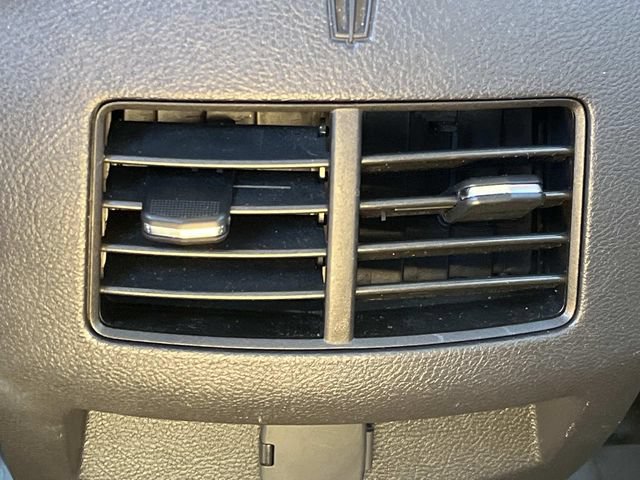 Used 2015 Lincoln MKX FWD w/ Equipment Group 102A image 17
