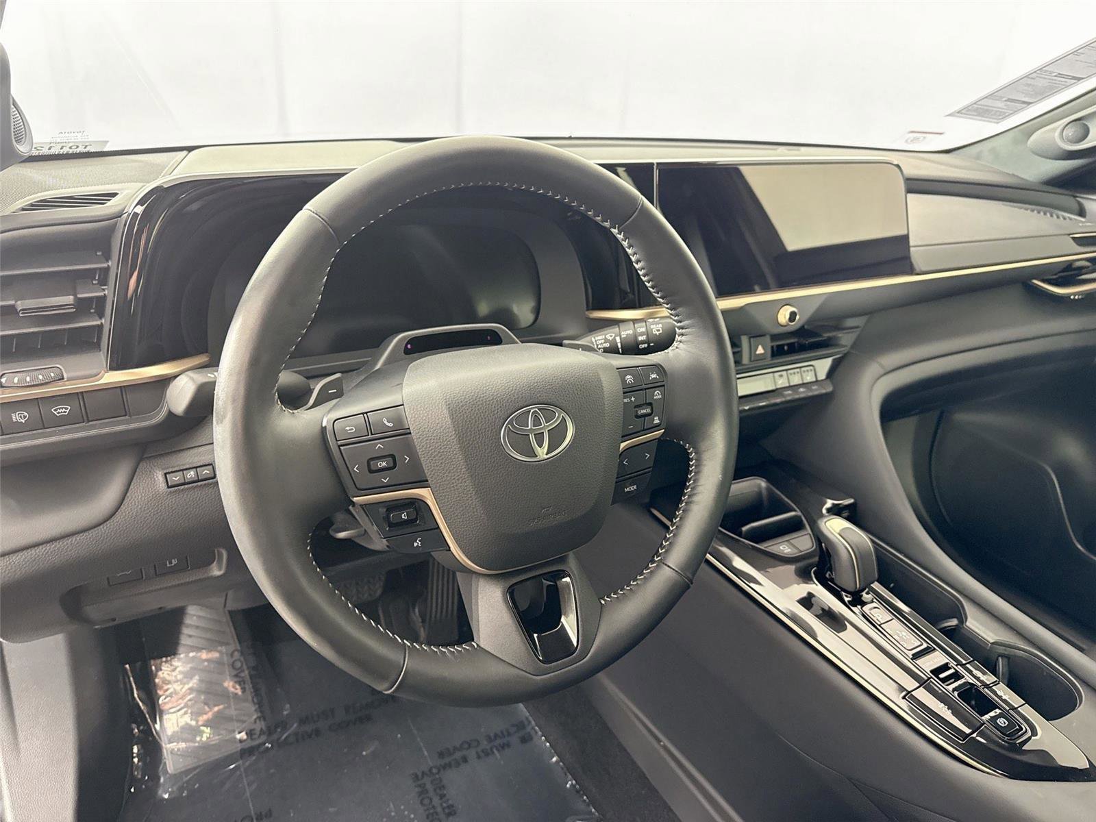 Certified 2025 Toyota Crown Signia w/ Advanced Technology Package image 4