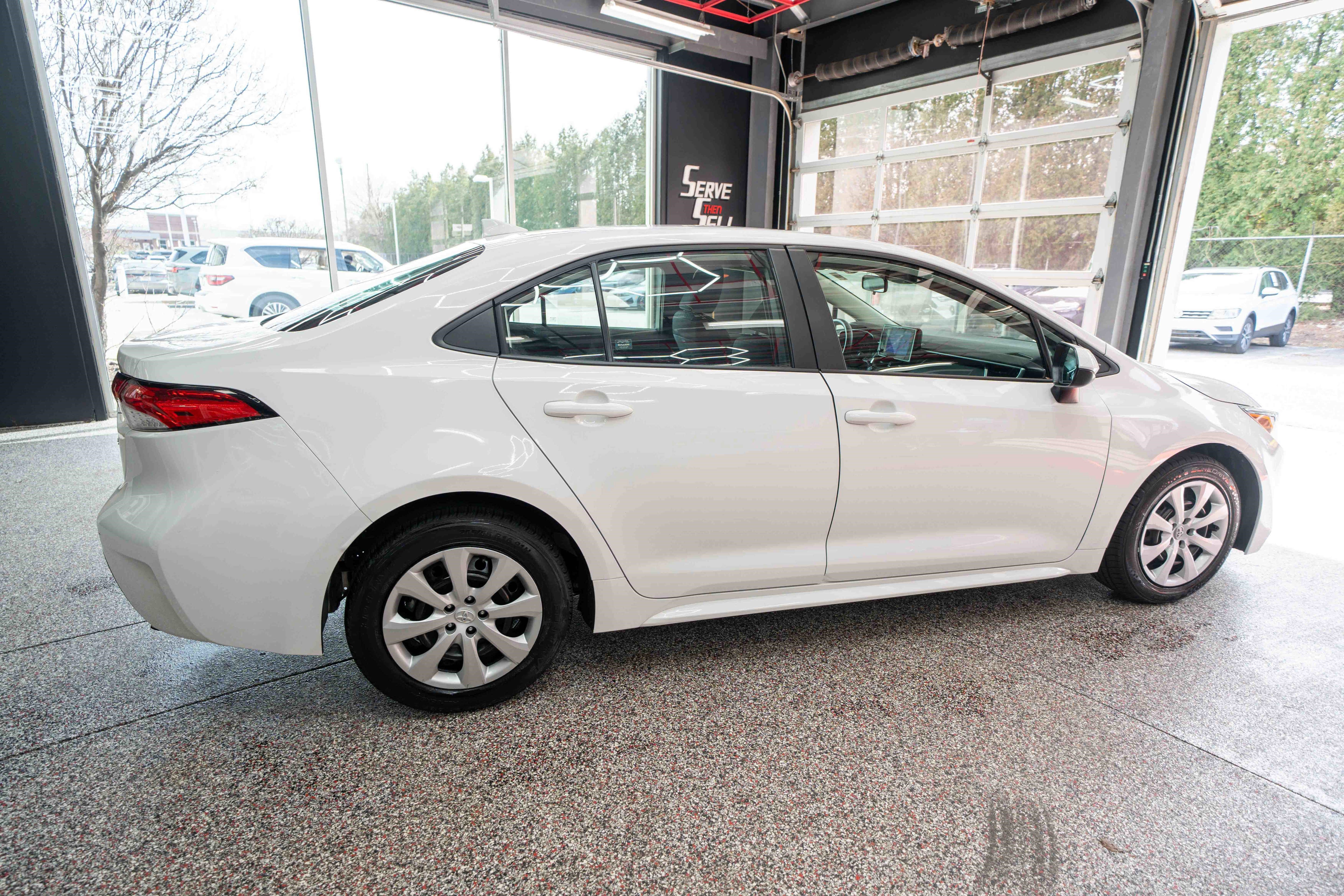 Used 2024 Toyota Corolla LE image 4