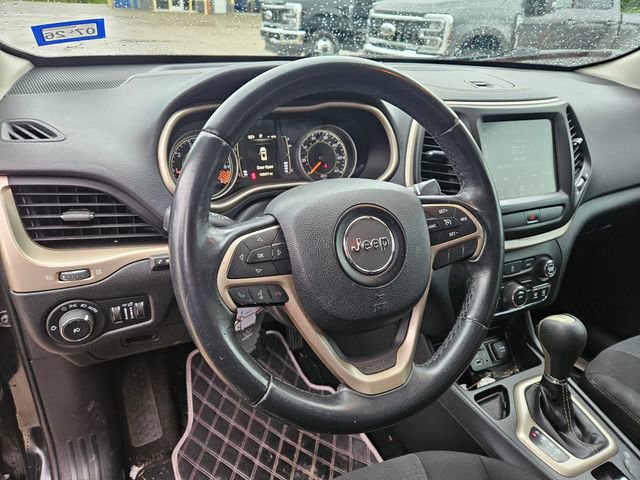 Used 2015 Jeep Cherokee Latitude FWD image 8