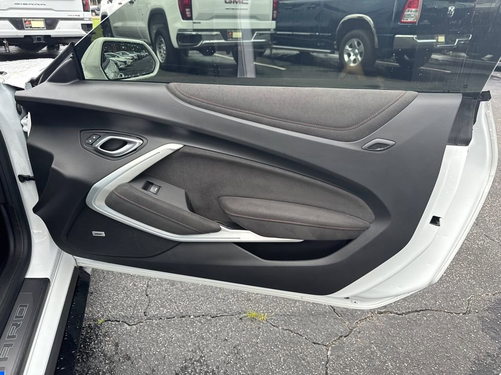 Used 2022 Chevrolet Camaro ZL1 RWD image 15