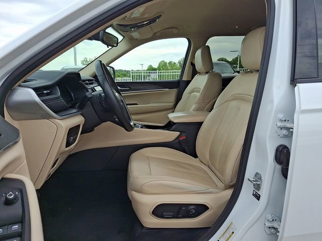 Used 2021 Jeep Grand Cherokee L Limited AWD/4WD image 16