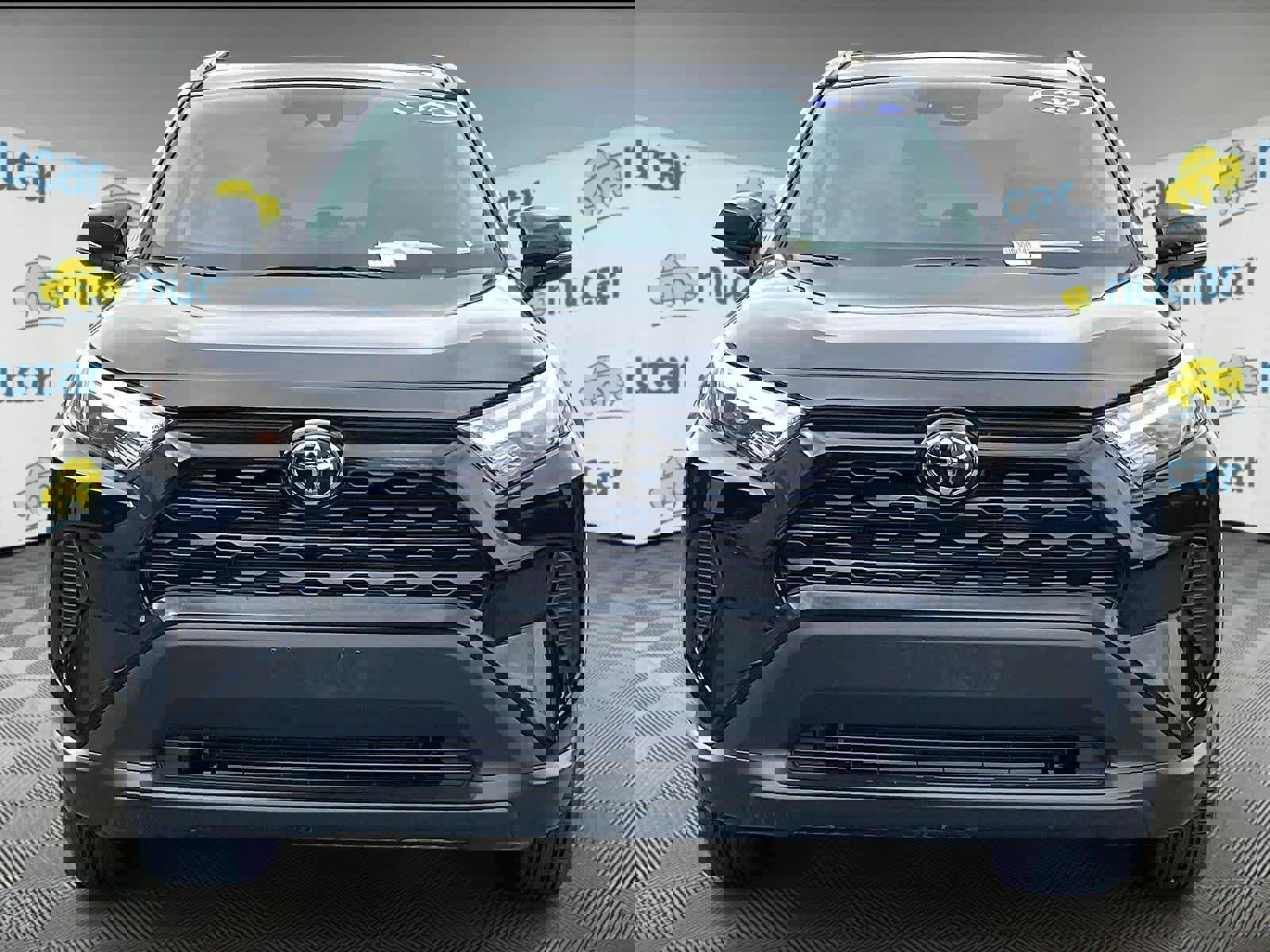 Used 2025 Toyota RAV4 XLE image 2