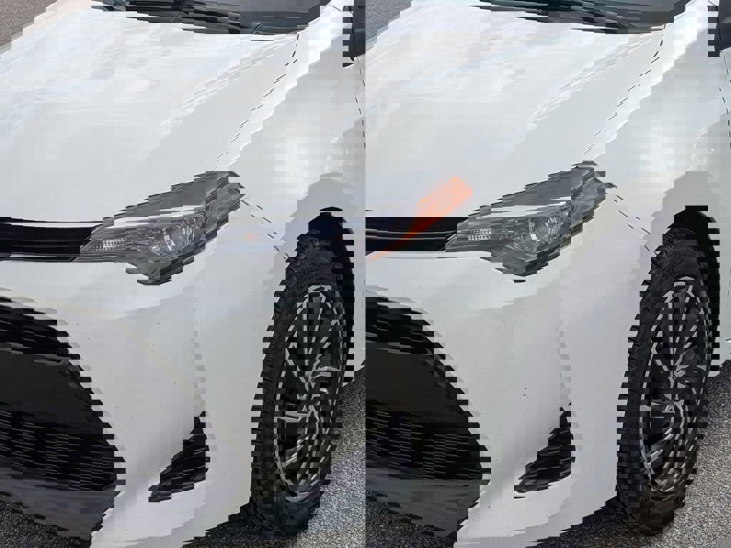 Used 2018 Toyota Corolla LE image 6