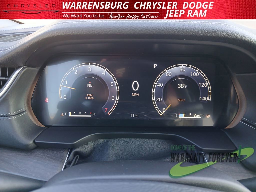 New 2025 Jeep Grand Cherokee L Limited w/ Luxury Tech Group II image 17