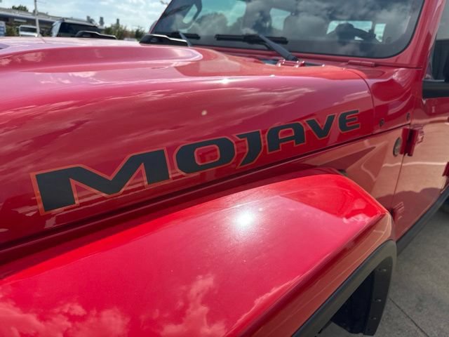 Used 2025 Jeep Gladiator Mojave AWD/4WD image 6