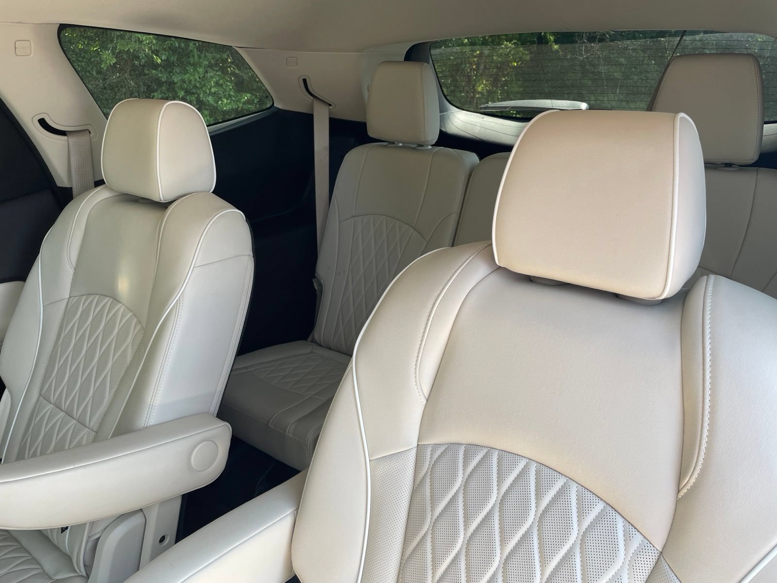 Used 2022 Buick Enclave Avenir w/ Avenir Technology Package FWD image 36