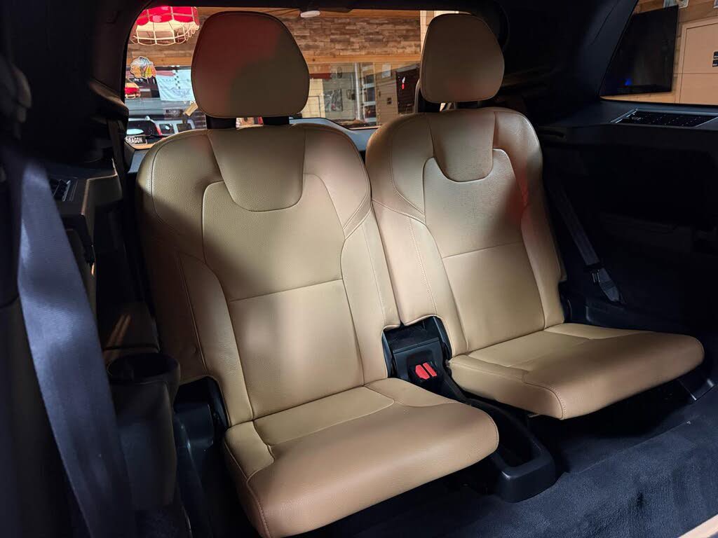 Used 2018 Volvo XC90 T5 Momentum w/ Convenience Package FWD image 27