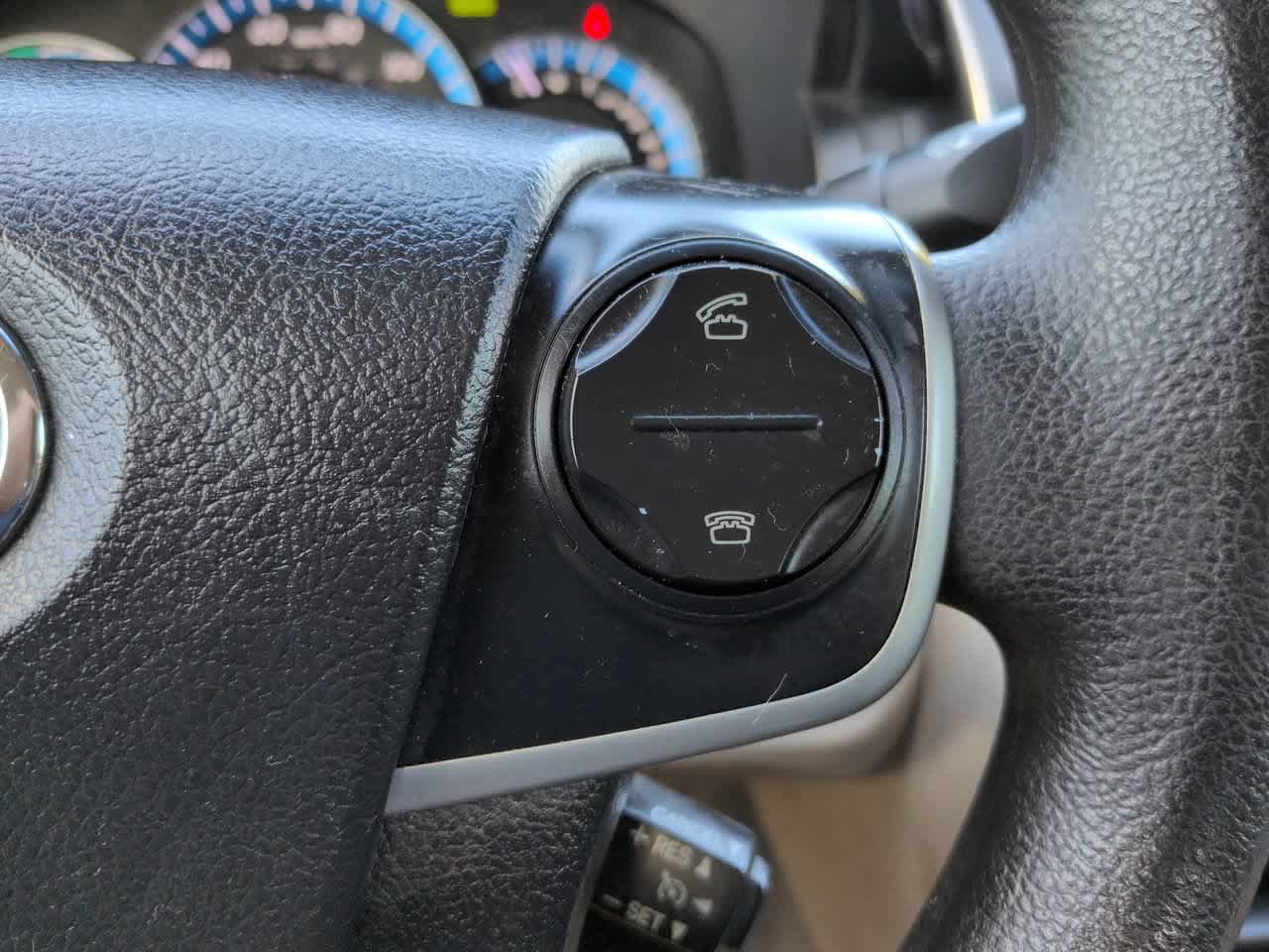 Used 2014 Toyota Camry LE FWD image 23