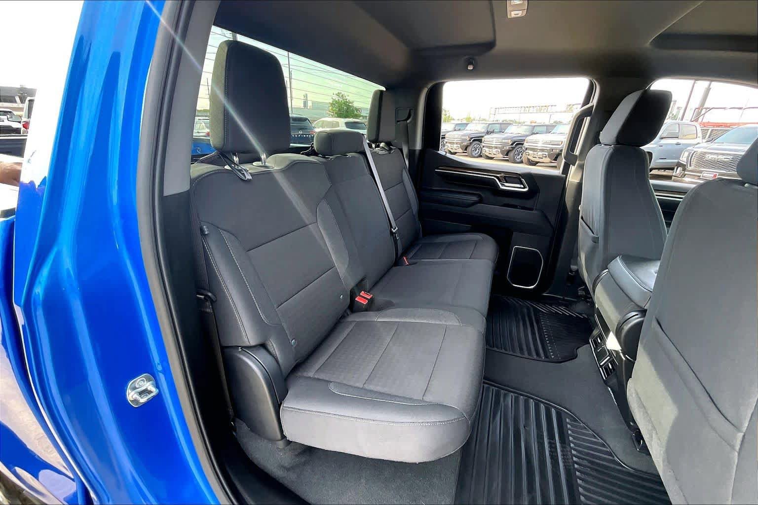Used 2025 Chevrolet Silverado 1500 LT AWD/4WD image 20