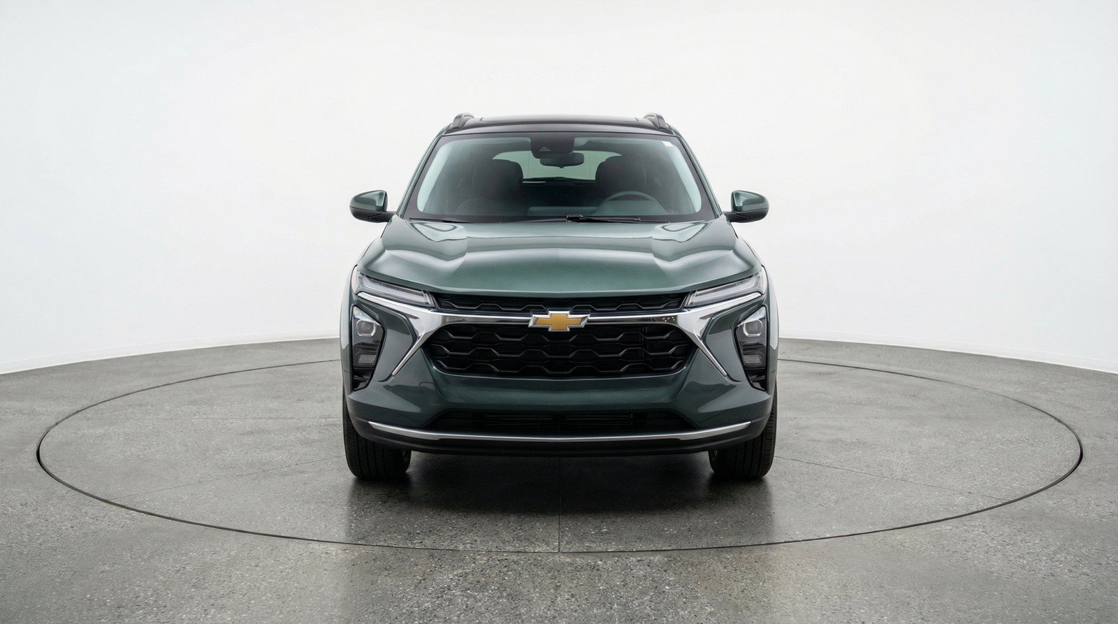 Used 2025 Chevrolet Trax LT FWD image 2