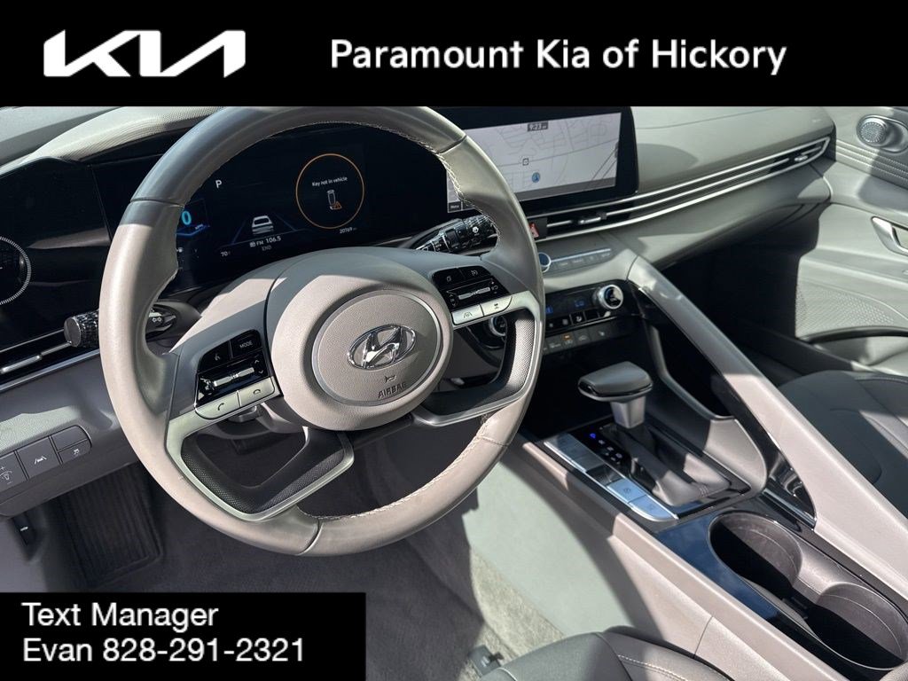 Used 2023 Hyundai Elantra SEL w/ Convenience Package image 18