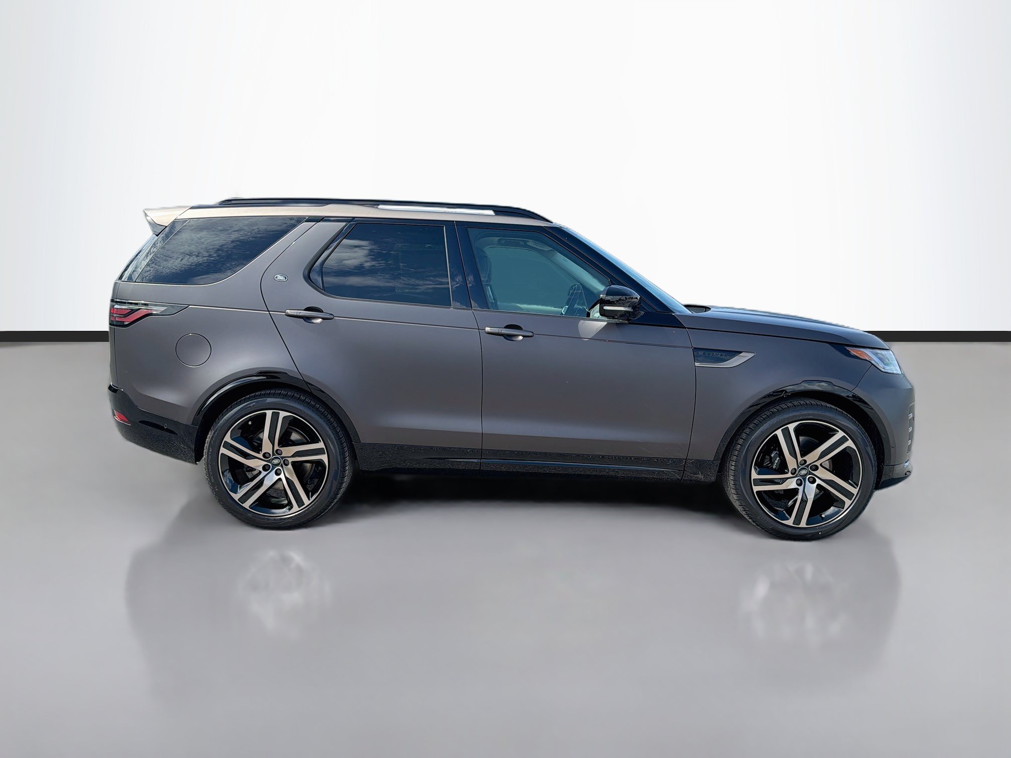 New 2026 Land Rover Discovery Limited Edition AWD/4WD image 6