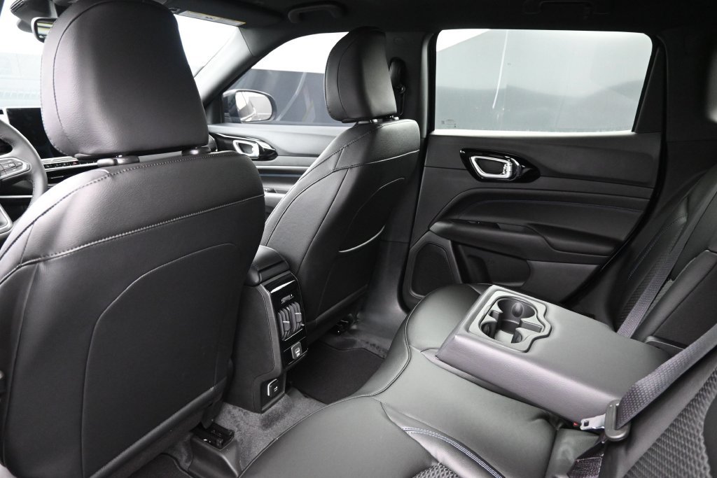 New 2026 Jeep Compass Latitude AWD/4WD image 21