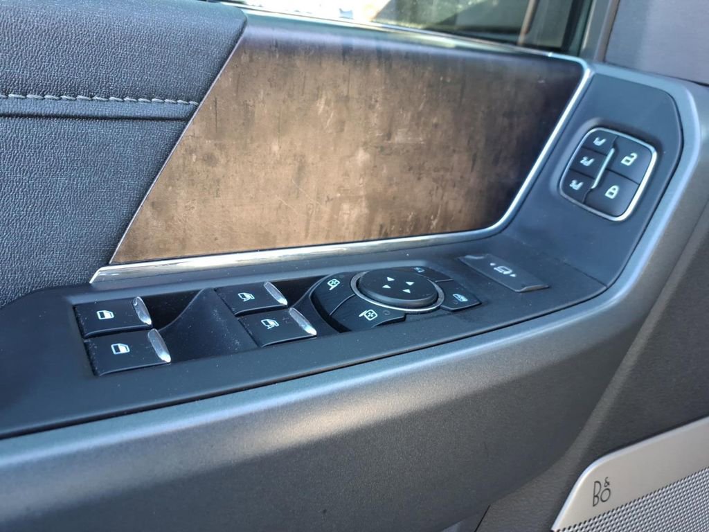 Used 2023 Ford F250 Lariat w/ Lariat Ultimate Package AWD/4WD image 13