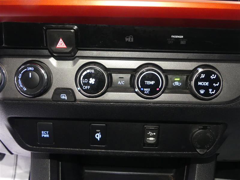 Used 2016 Toyota Tacoma TRD Off-Road w/ Exterior Package image 33