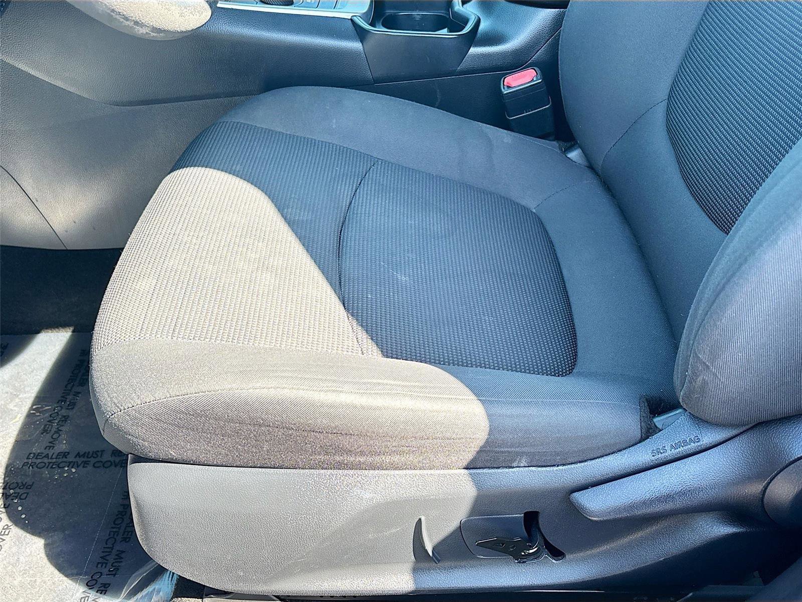 Used 2019 Toyota RAV4 LE image 19