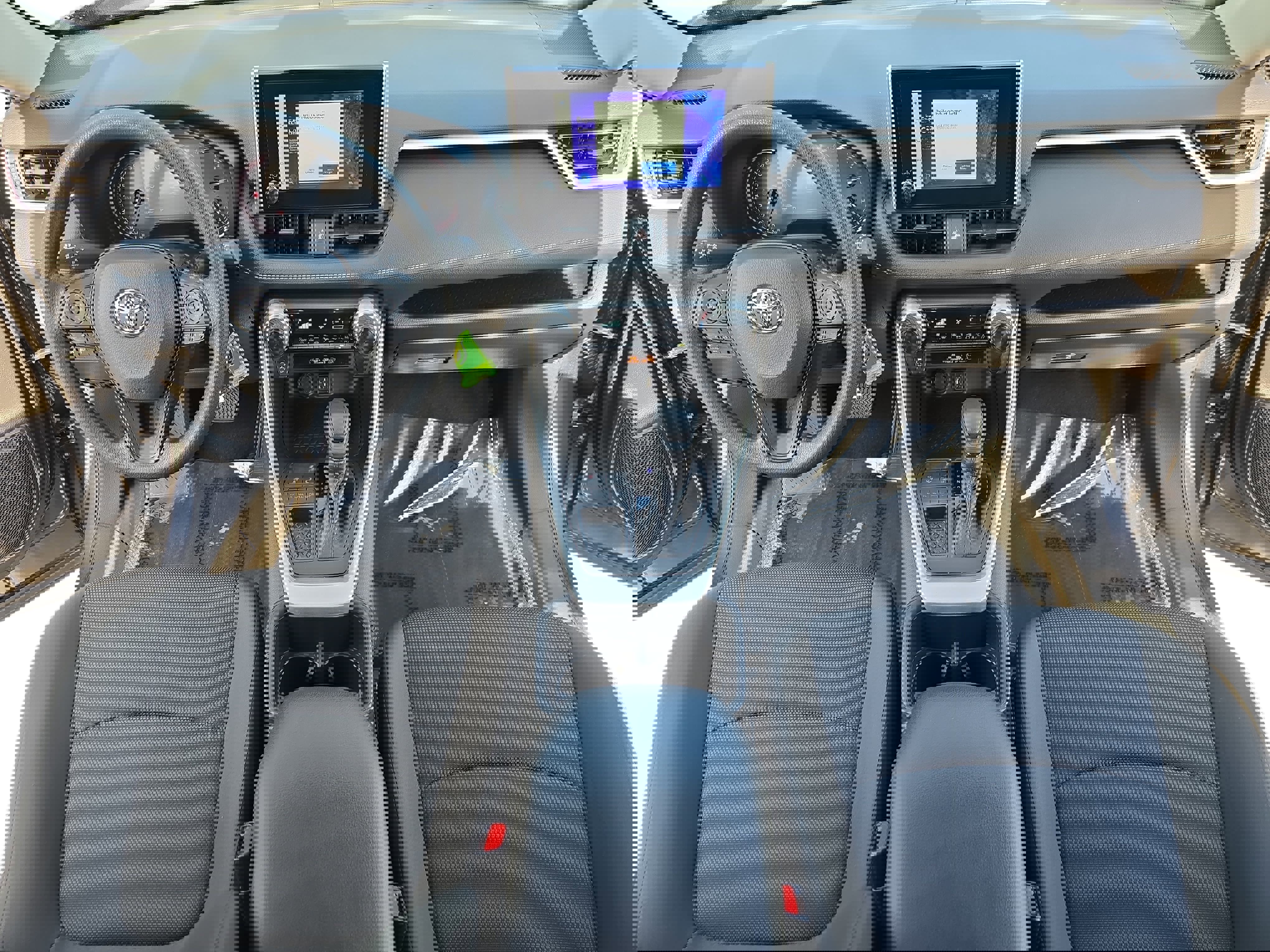 Used 2023 Toyota RAV4 LE image 9