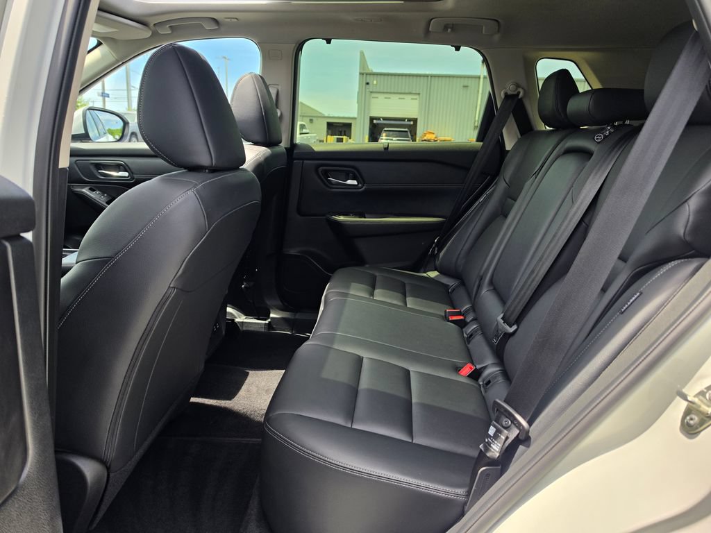 Used 2025 Nissan Rogue SL w/ Tech Package AWD/4WD image 34