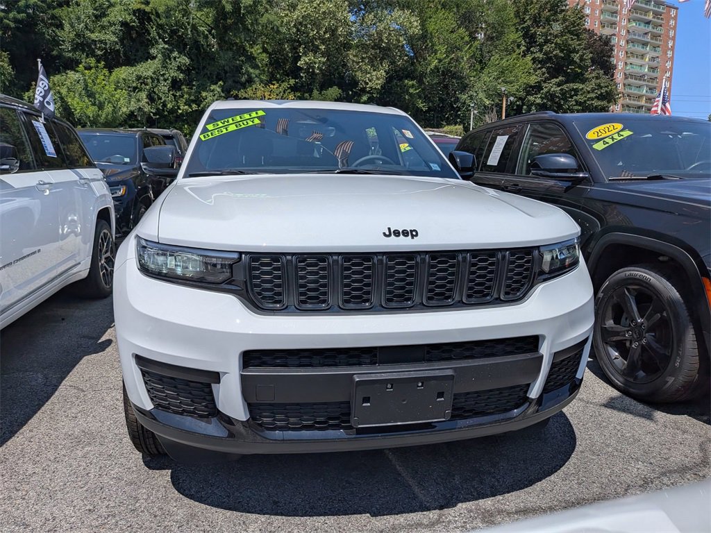 Used 2025 Jeep Grand Cherokee L Altitude image 3