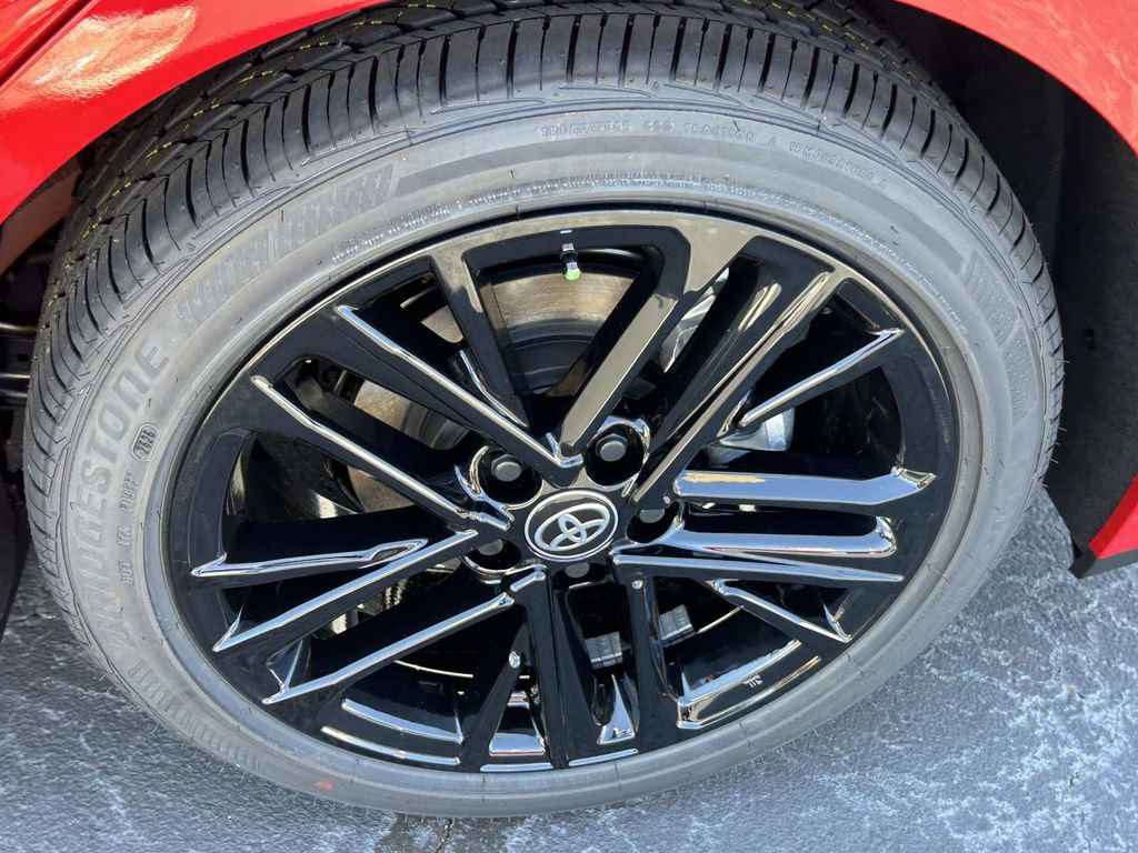 New 2026 Toyota Camry Hybrid FWD image 9