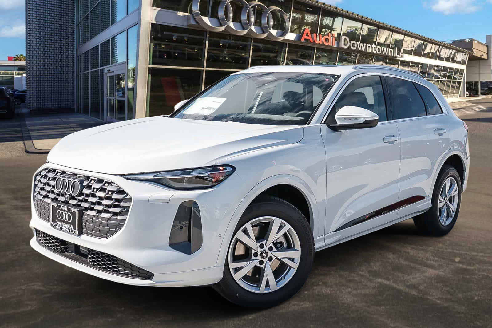 New 2025 Audi Q5 Premium image 1