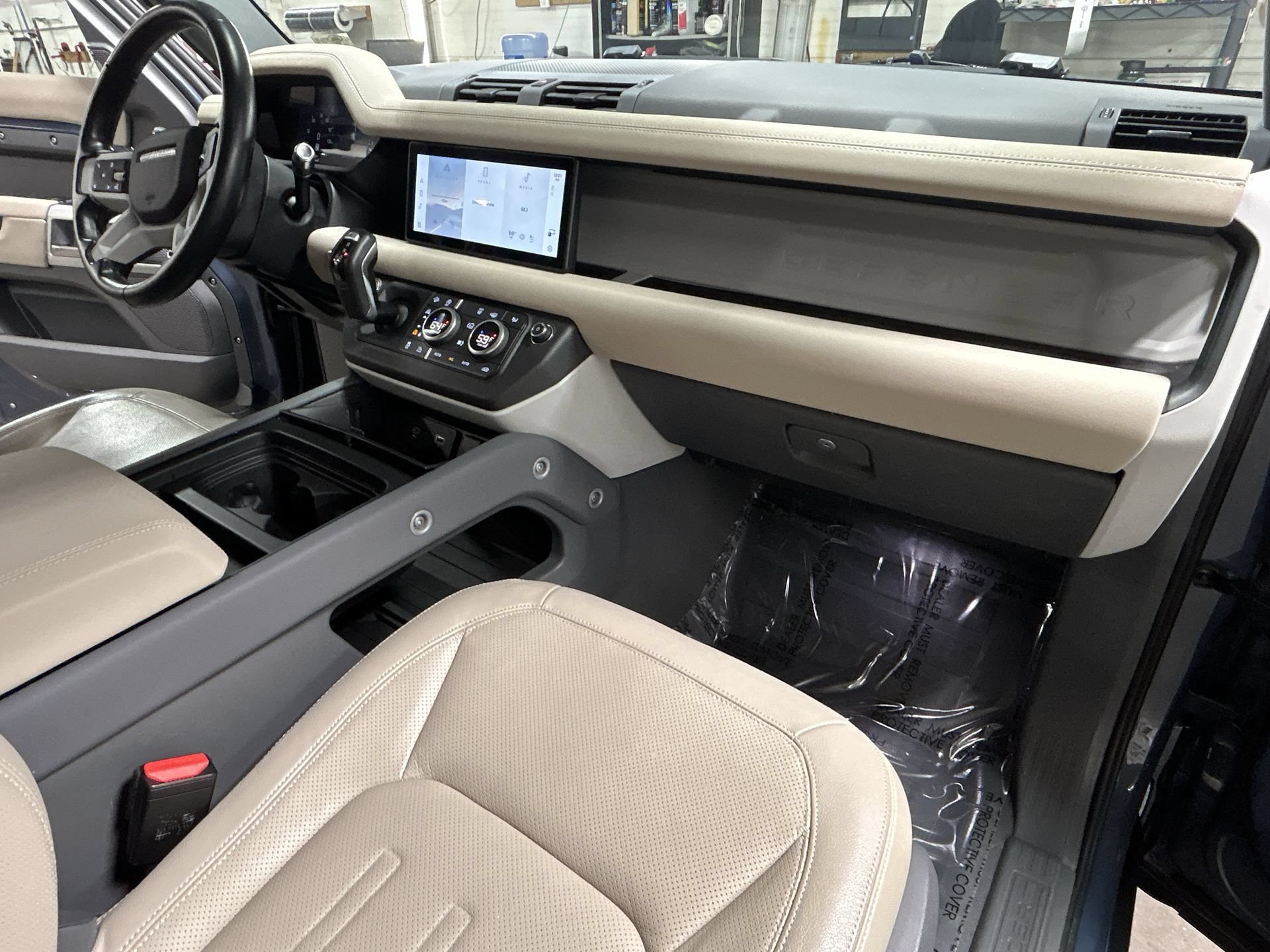 Used 2022 Land Rover Defender 110 S AWD/4WD image 30