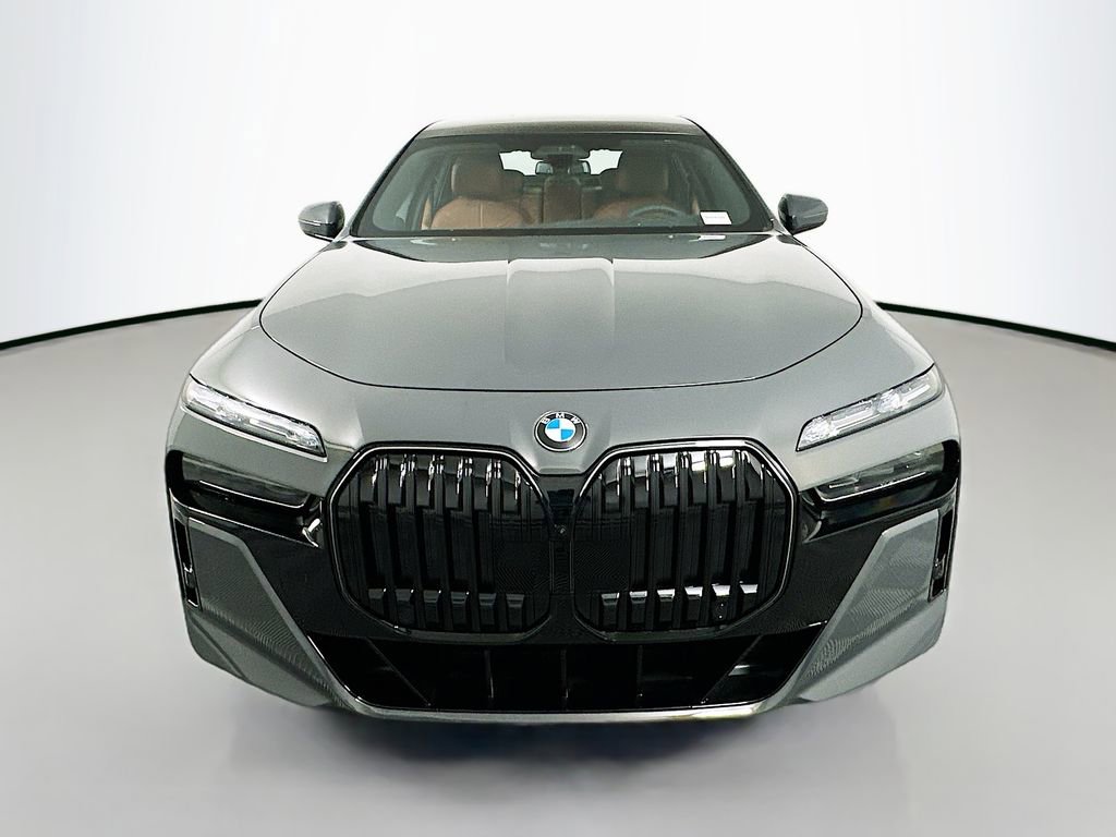 New 2026 BMW 760i xDrive w/ Executive Package image 2