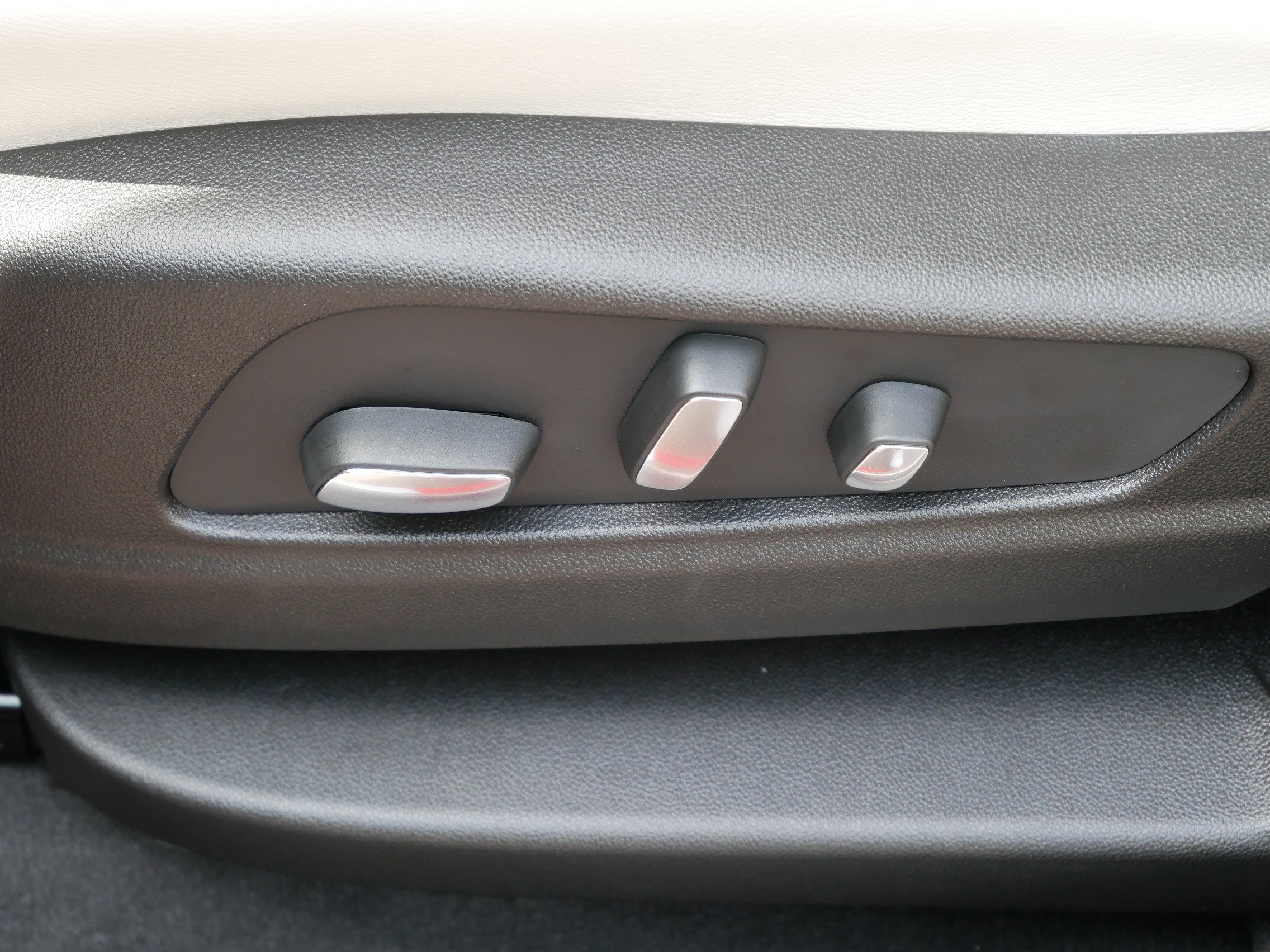 New 2025 Cadillac XT6 Sport w/ Technology Package image 18