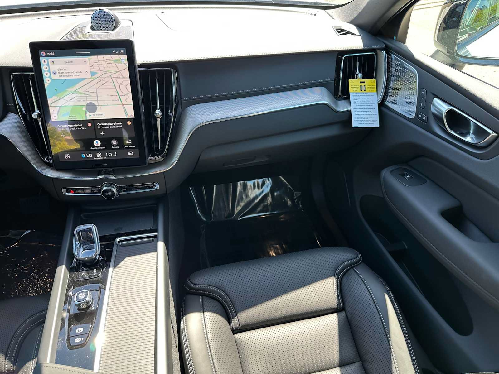 New 2026 Volvo XC60 T8 Ultra w/ Protection Package Premier AWD/4WD image 18