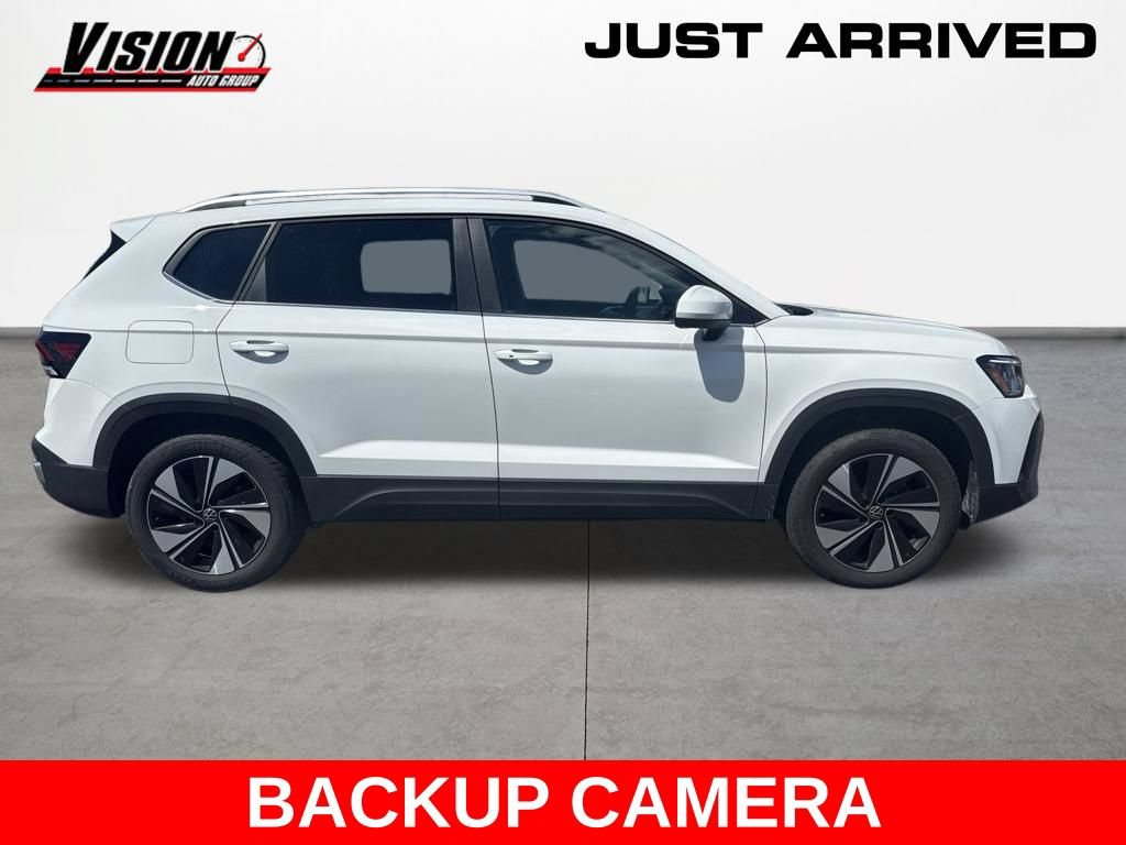 Used 2026 Volkswagen Taos SE AWD/4WD image 4