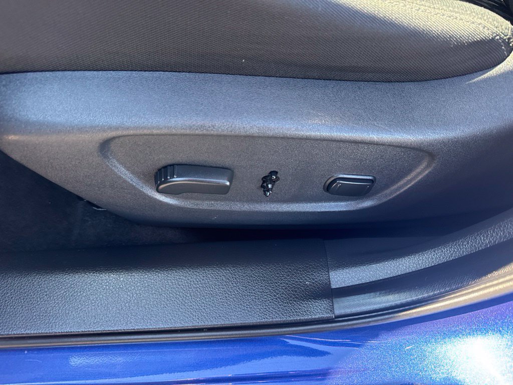 Used 2018 Nissan Rogue SV w/ Premium Package AWD/4WD image 16
