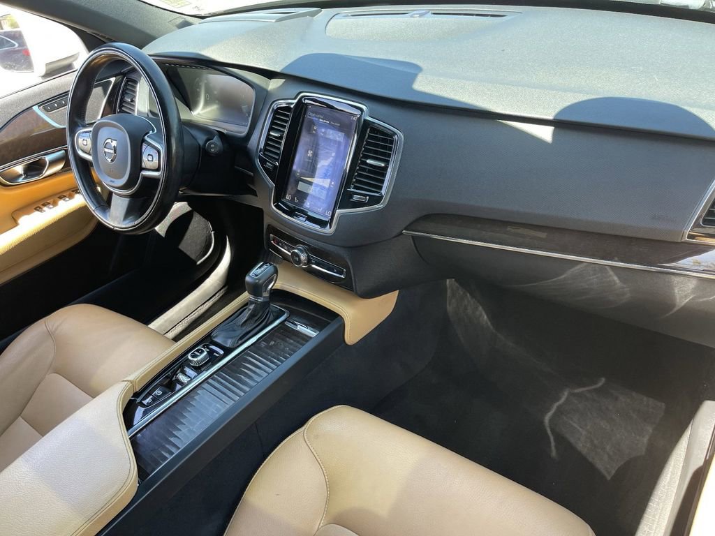 Used 2017 Volvo XC90 T6 Momentum w/ Vision Package AWD/4WD image 14