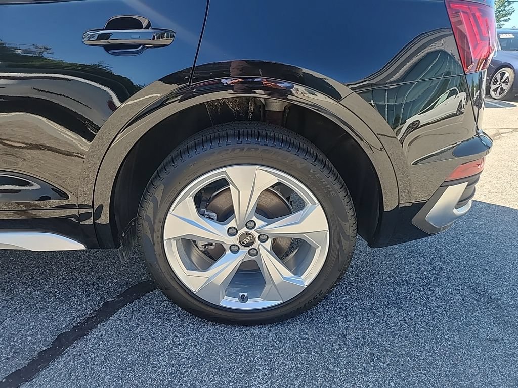 Certified 2025 Audi Q5 2.0T Premium Plus w/ Premium Plus Package AWD/4WD image 8