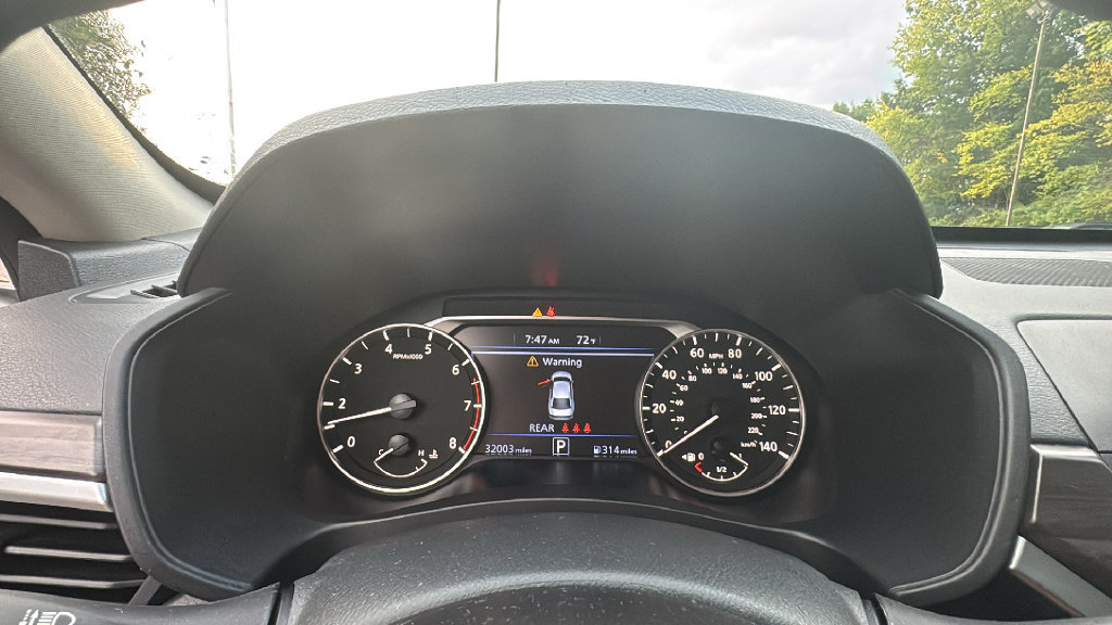 Used 2025 Nissan Altima 2.5 SV FWD image 17