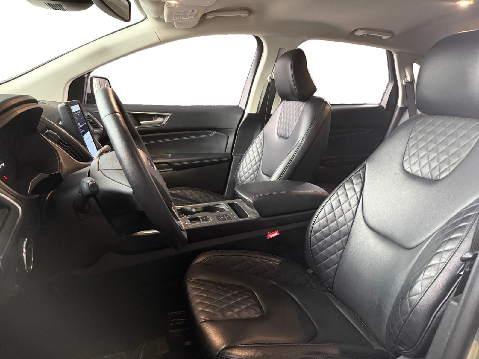 Used 2024 Ford Edge Titanium image 7