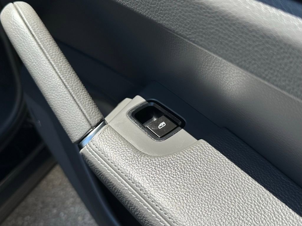 Used 2022 Porsche Cayenne E-Hybrid Coupe image 38