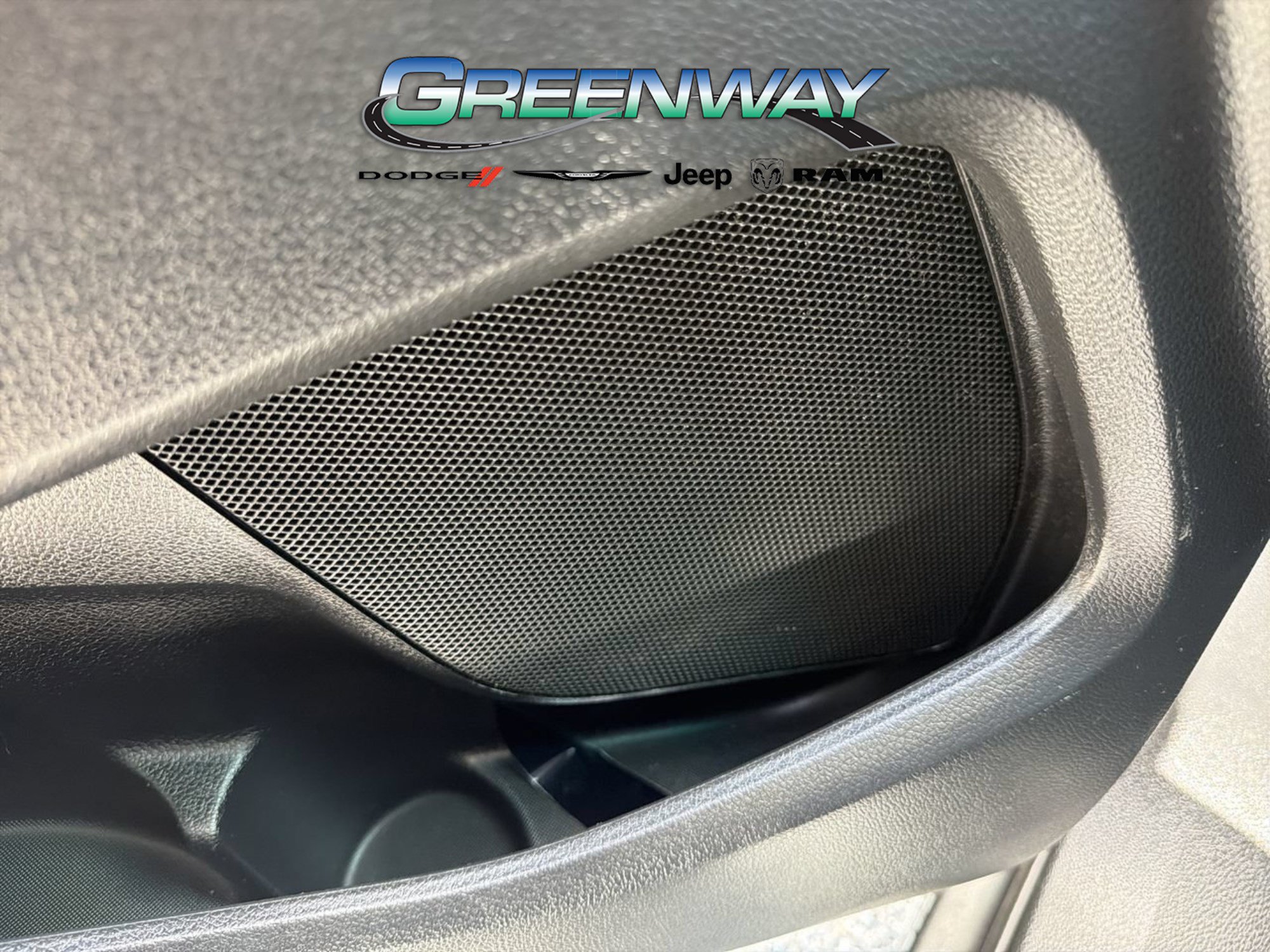 Used 2016 Ford Explorer XLT w/ Equipment Group 202A FWD image 17
