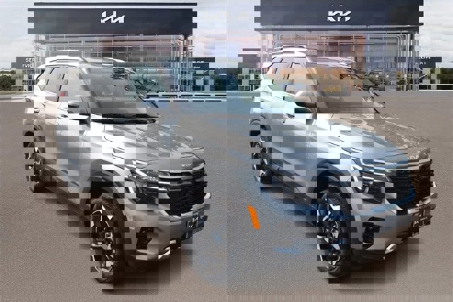 New 2025 Kia Seltos EX w/ EX Sunroof Package