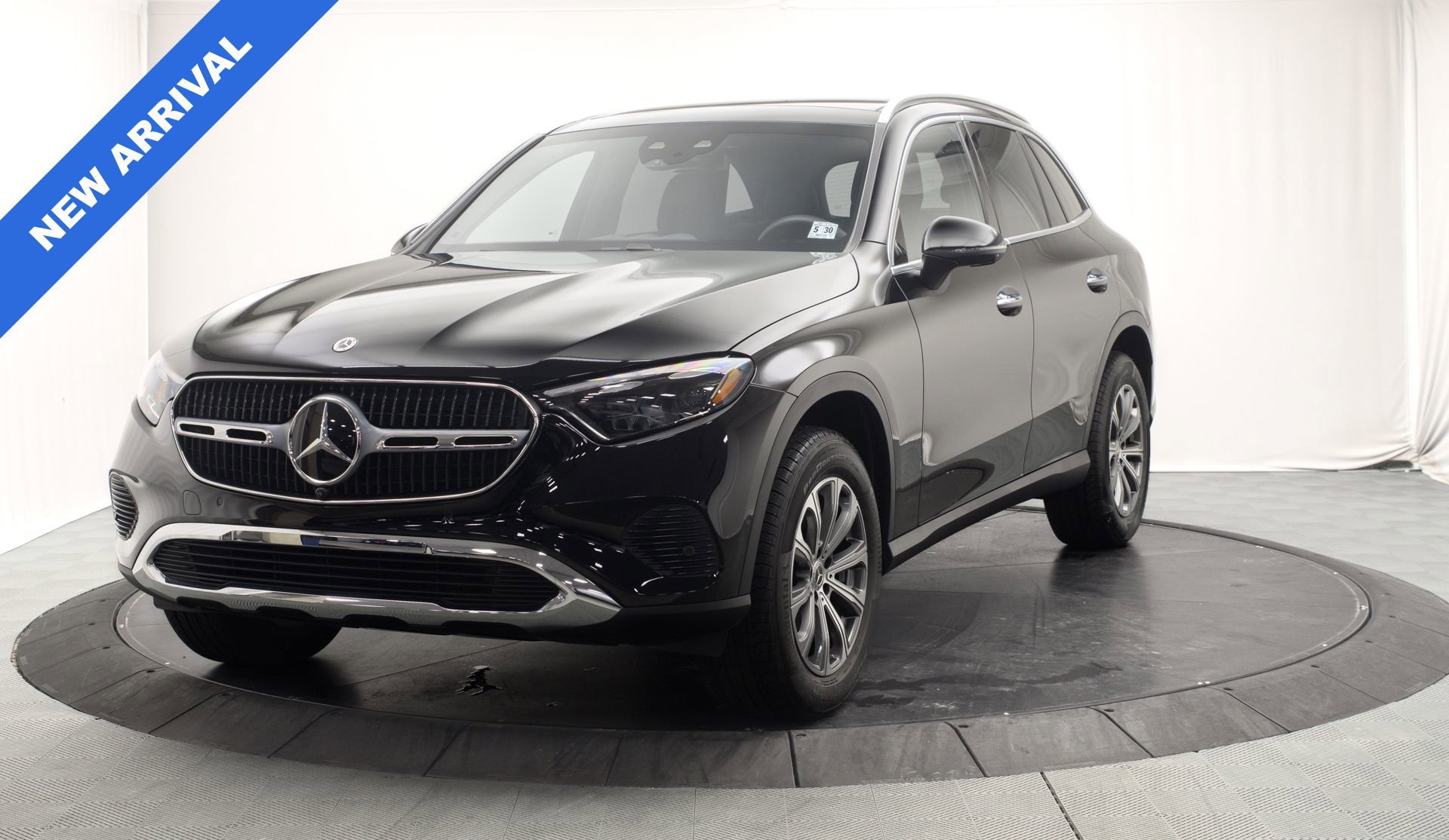 Used 2025 Mercedes-Benz GLC 300 4MATIC image 8