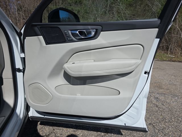 New 2026 Volvo XC60 T8 Ultra w/ Protection Package Premier image 13