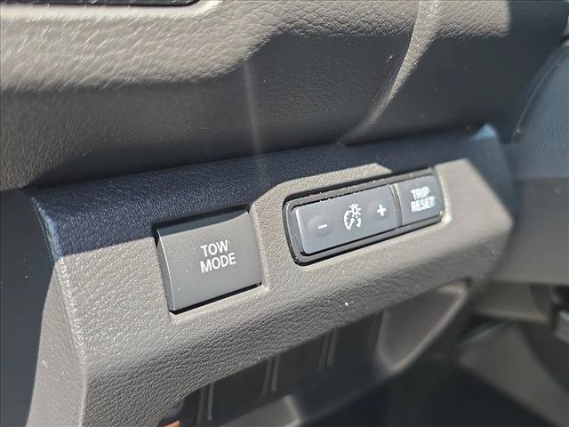 Used 2026 Nissan Frontier PRO-4X AWD/4WD image 9